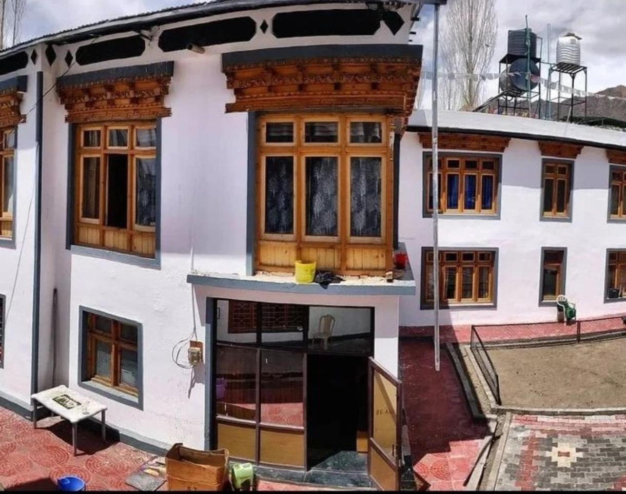 Sky Land Hostel Leh Luaran gambar